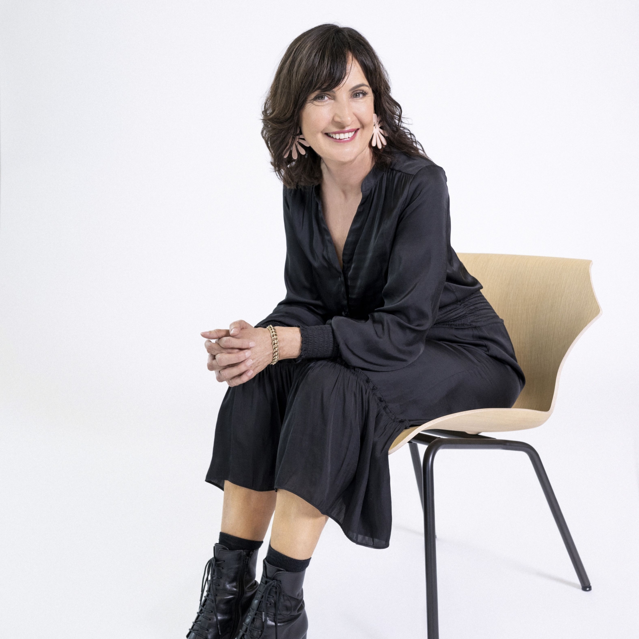 Regenerative Leadership: Thriving in a World of Disruption ...